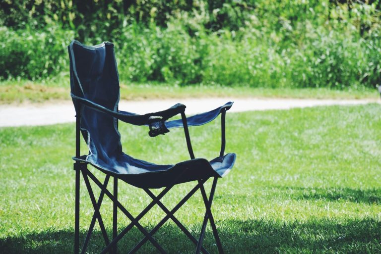 Achat d’une chaise pliante : quel matériau choisir ?